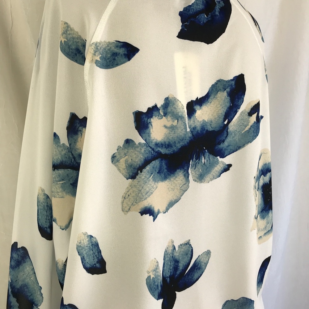 🚫SOLD🚫 NWT Sheer White Chiffon Sweatshirt Blue - Picture 10 of 16